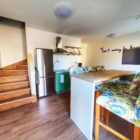 Apartment Gemuetliche Daniela Mit Pool Und Jacuzzi Veleniki